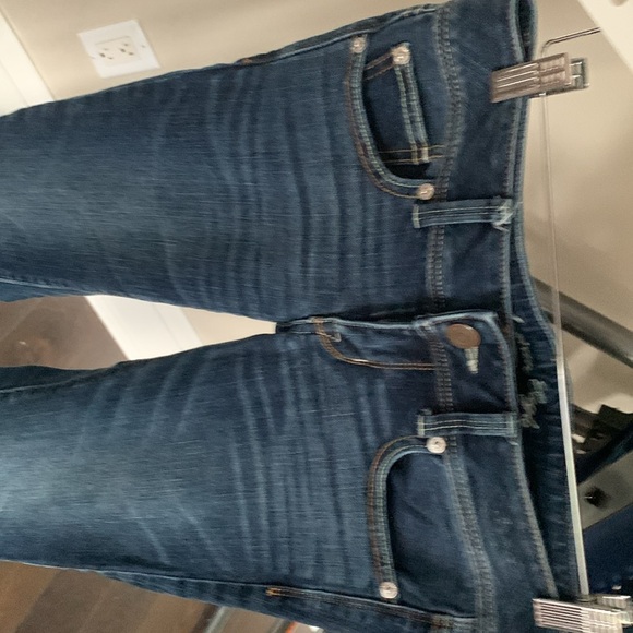 Women’s American Eagle Jeans - Picture 5 of 9